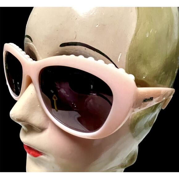 Chanel PINK SHELL FLESH Color 6040H 714/S7 Sunglasses Peek A Boo Pearls CAT EYE - Picture 3 of 16